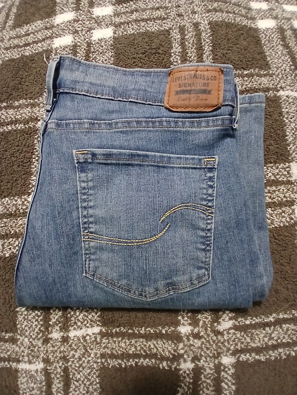 Bundle Of Levi's Denim - Picture 2 of 7